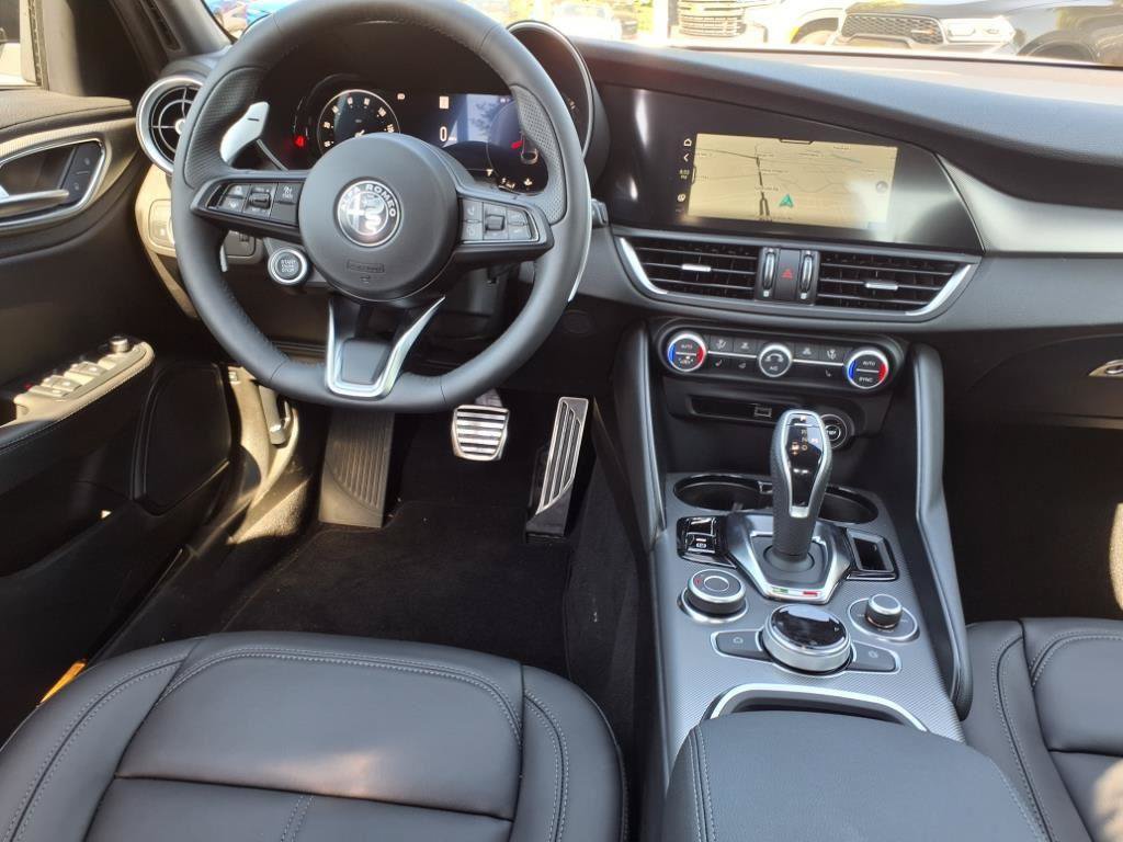 New 2025 Alfa Romeo Giulia w/ Driving Assist Package RWD image 26