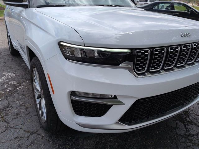 Used 2025 Jeep Grand Cherokee Summit AWD/4WD image 9