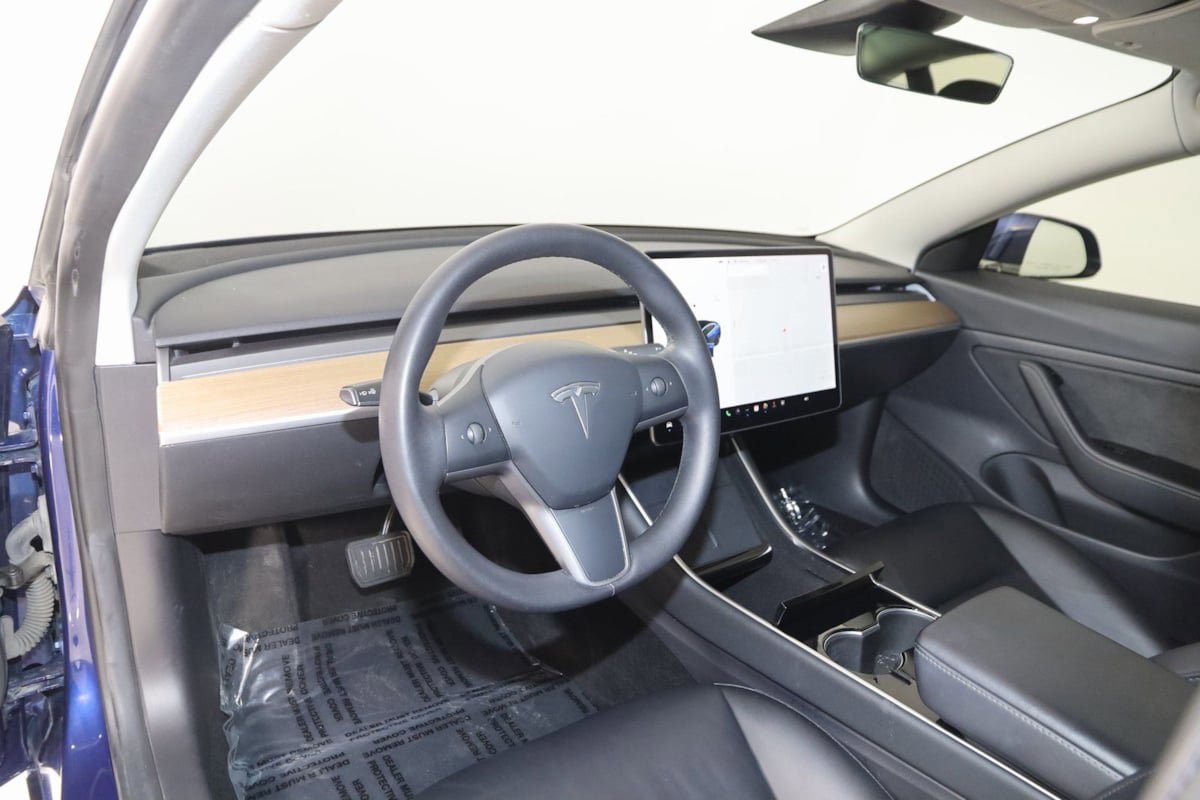 Used 2020 Tesla Model 3 Standard Range image 26