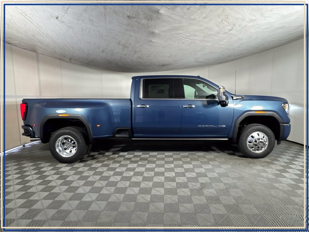 New 2026 GMC Sierra 3500 Denali Ultimate AWD/4WD image 4