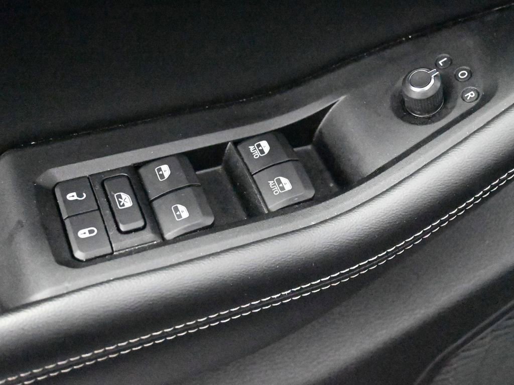 Used 2023 Jeep Grand Cherokee L Laredo image 27