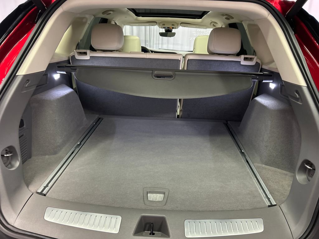 Used 2024 Cadillac XT5 Premium Luxury w/ Technology Package image 25