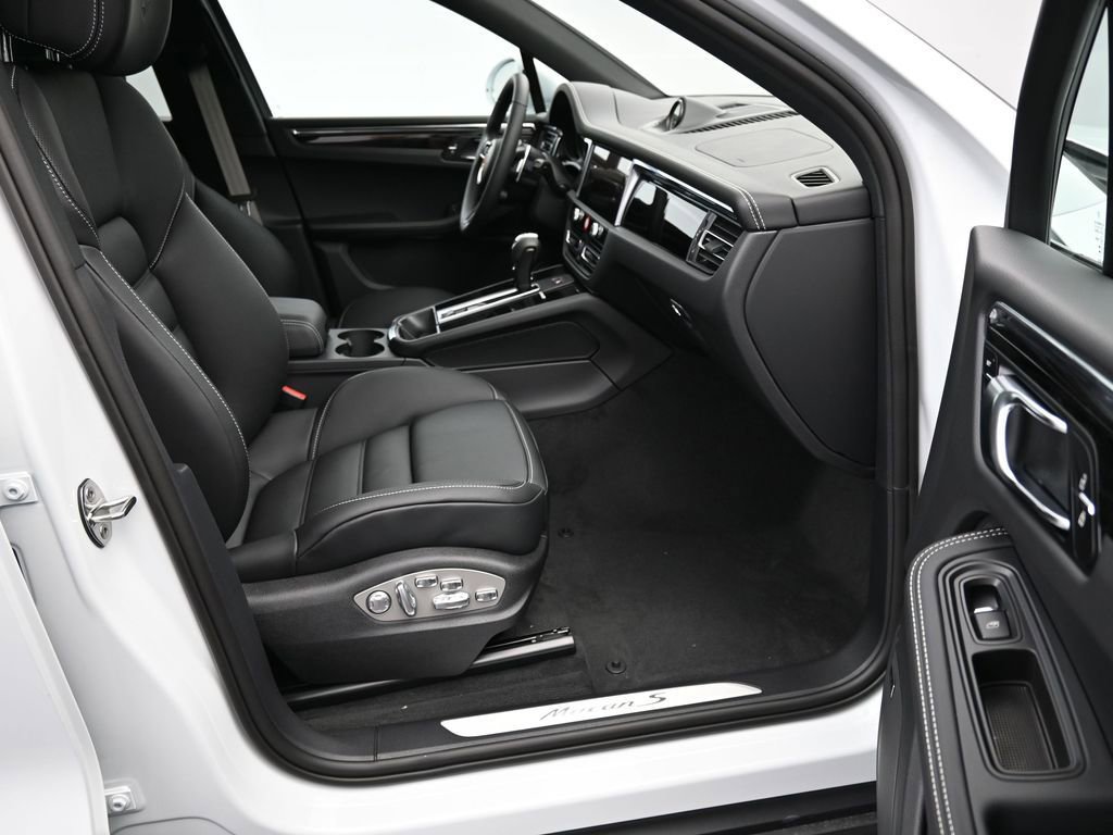 Certified 2026 Porsche Macan S image 32