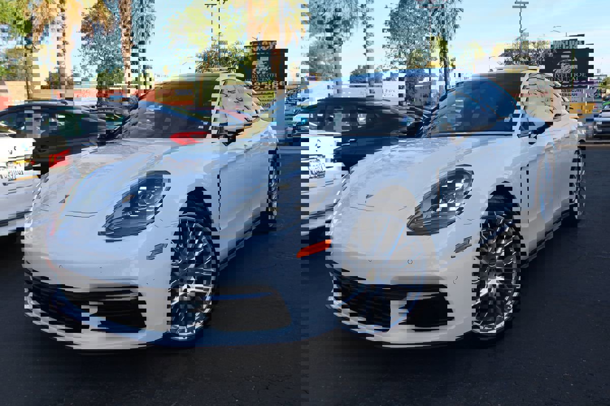 Used 2018 Porsche Panamera 4 image 41