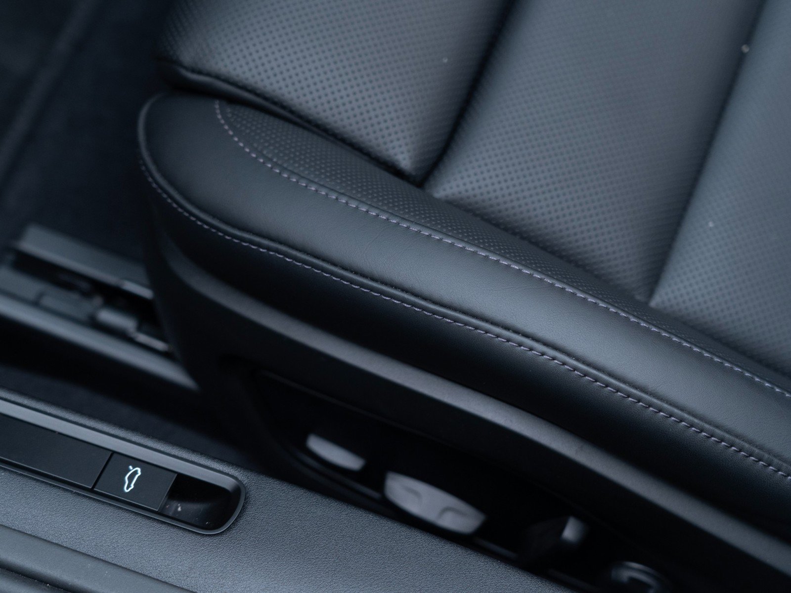 Certified 2025 Porsche 911 Carrera image 15