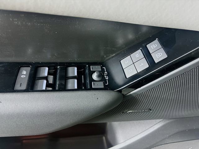 Used 2026 Land Rover Range Rover Velar S image 20