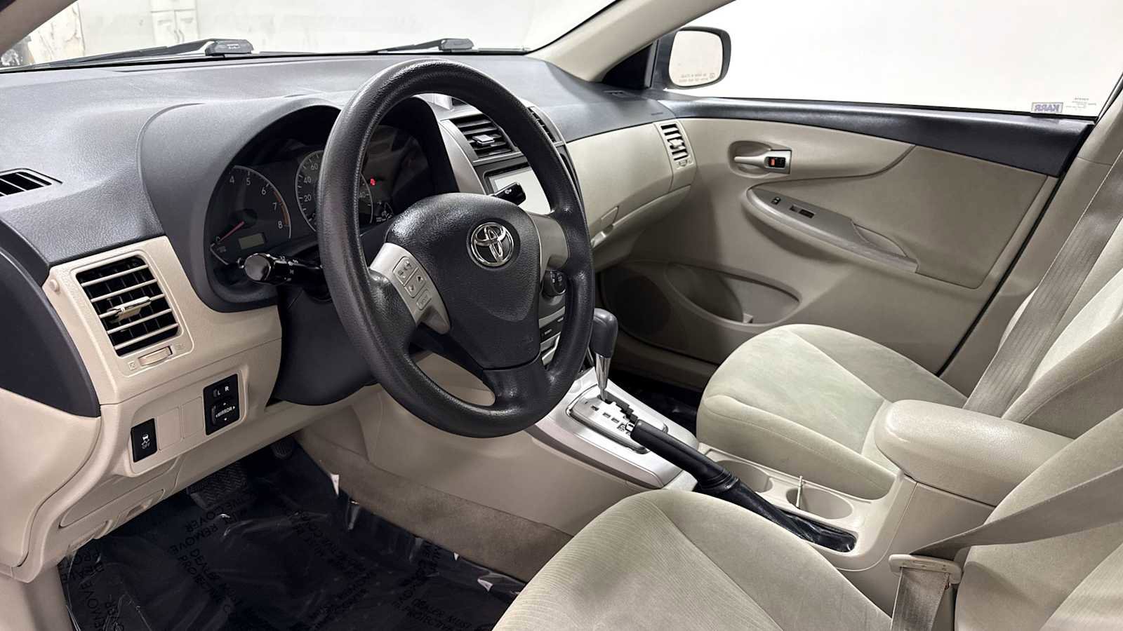 Used 2012 Toyota Corolla LE image 12