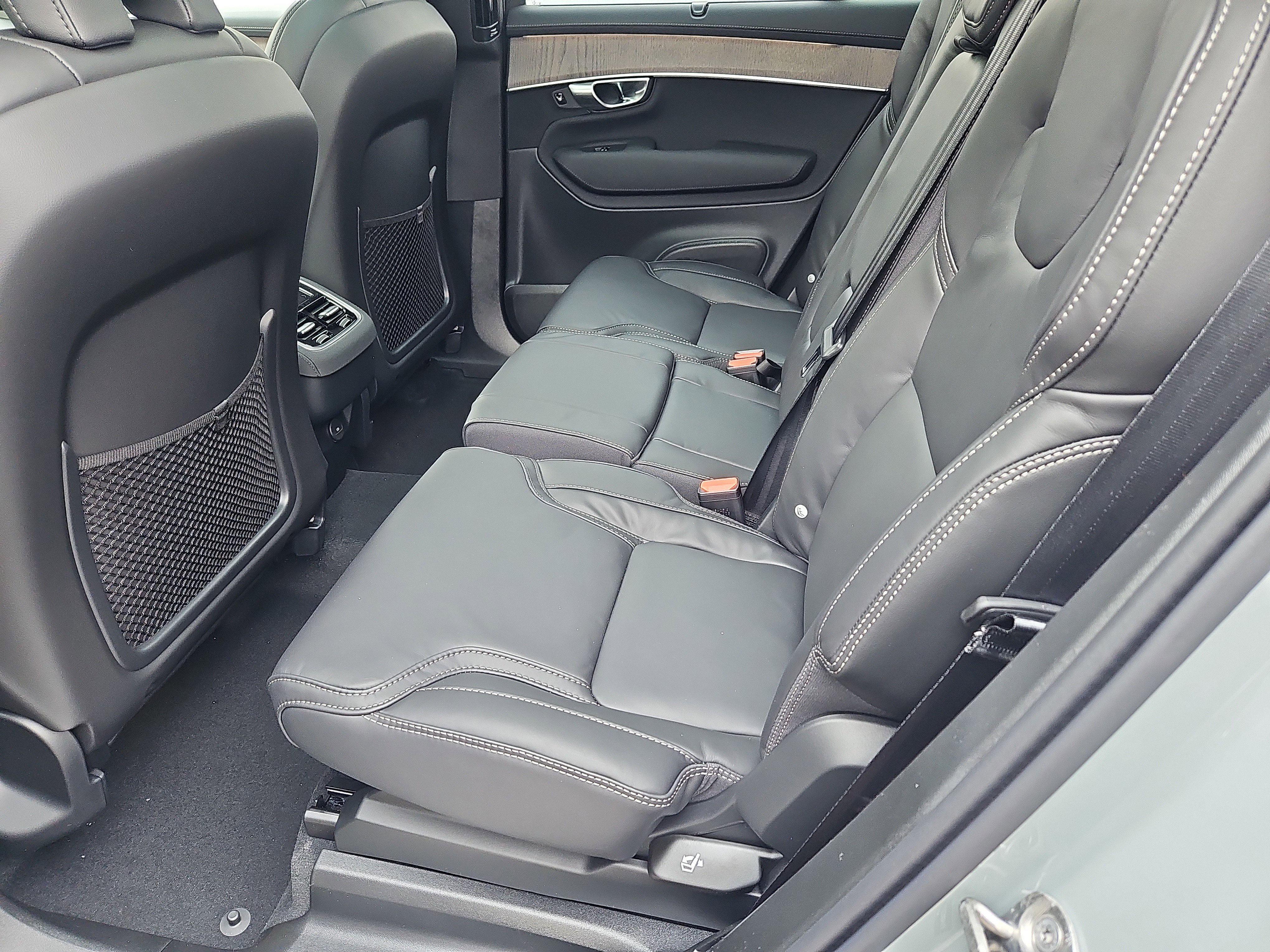 New 2026 Volvo XC90 B6 Ultra w/ Protection Package image 22