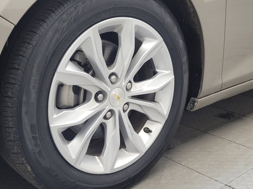Used 2022 Chevrolet Malibu LT FWD image 31