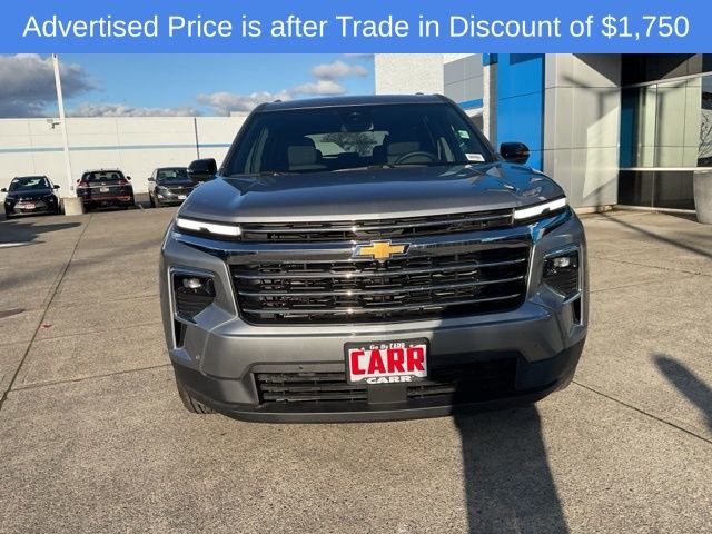 New 2025 Chevrolet Traverse LT w/ Enhanced Driving Package image 2