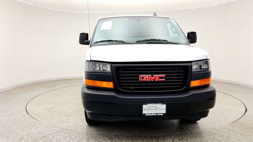 Used 2025 GMC Savana 3500 Extended RWD image 2