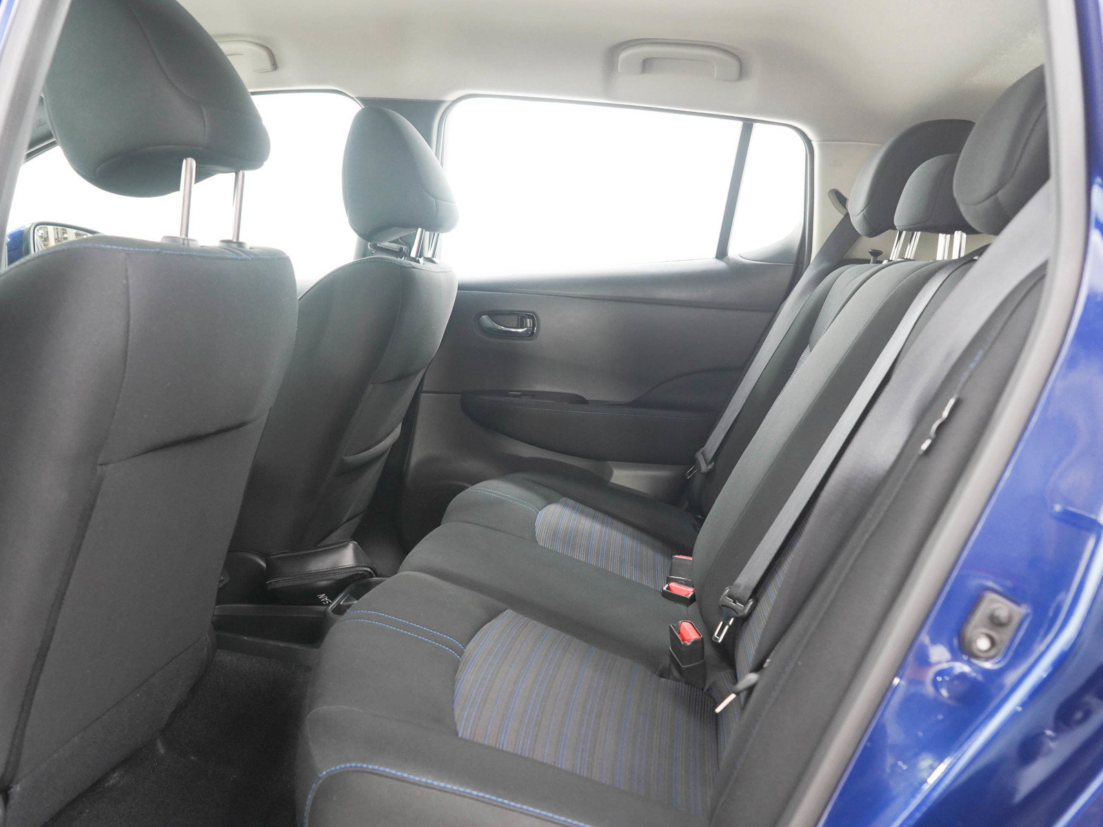 Used 2025 Nissan Leaf S FWD image 13