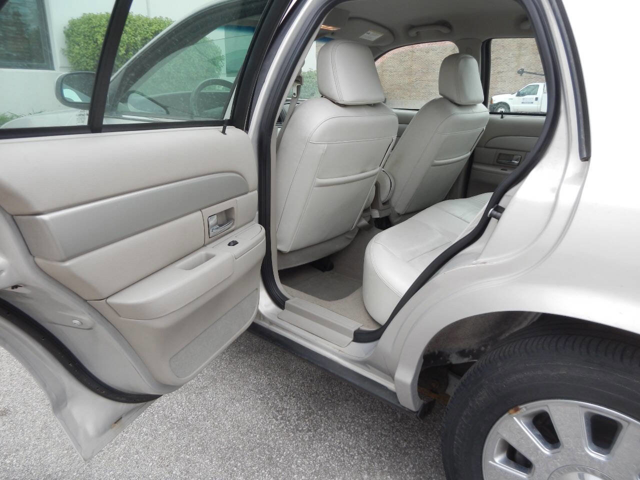 Used 2008 Mercury Grand Marquis LS RWD image 29