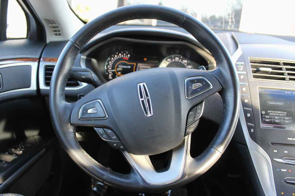 Used 2016 Lincoln MKZ AWD image 16