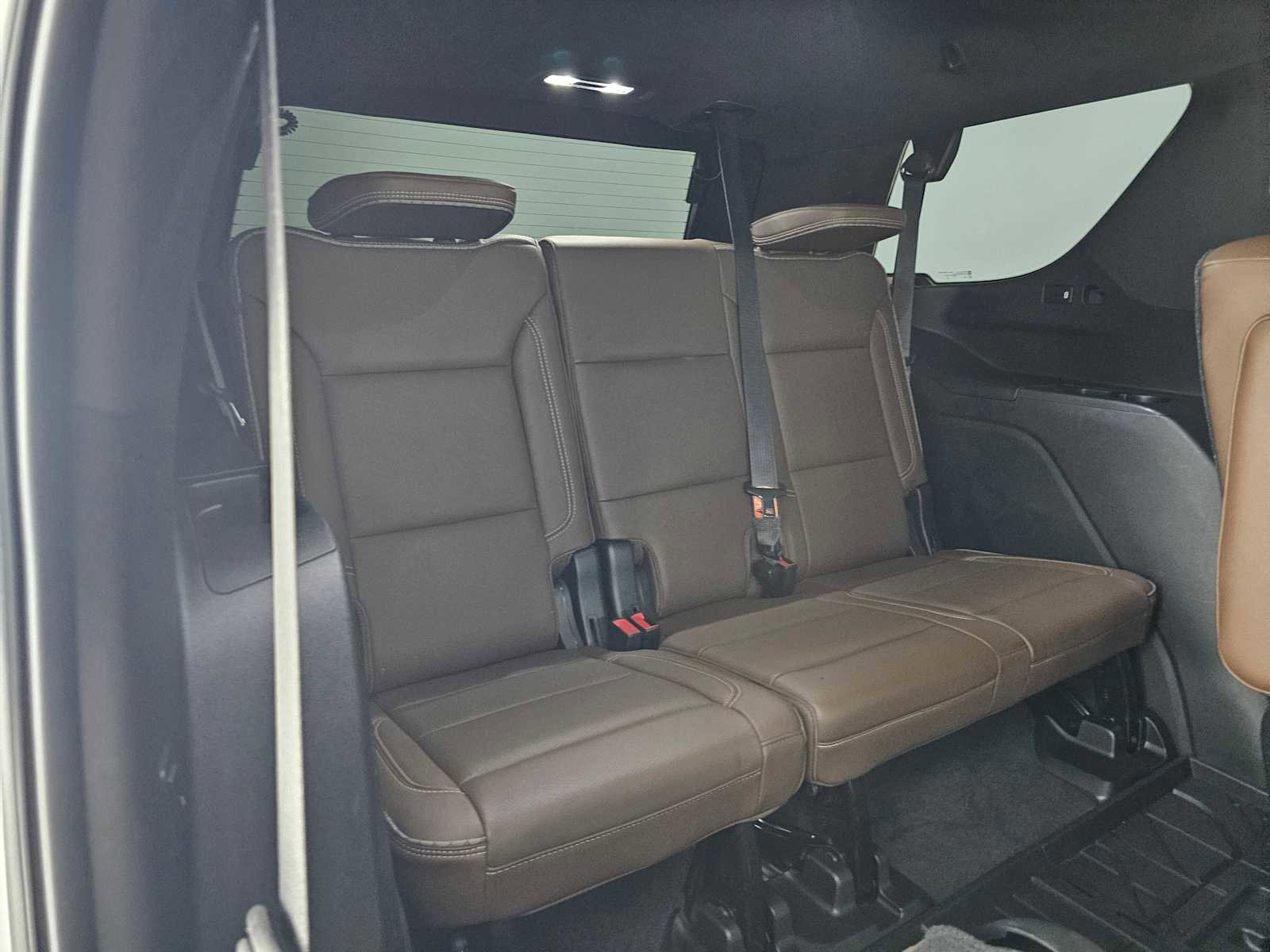 Used 2021 Chevrolet Tahoe High Country w/ Premium Package AWD/4WD image 13