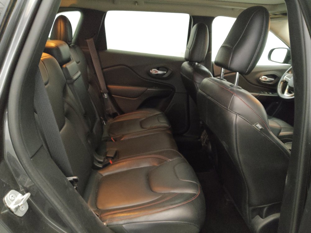 Used 2014 Jeep Cherokee Trailhawk w/ Comfort/Convenience Group AWD/4WD image 19