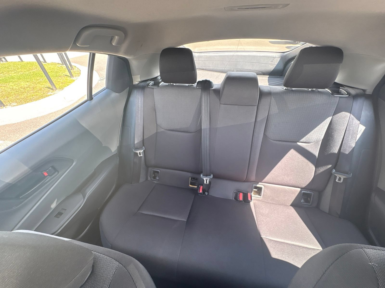Used 2024 Toyota Prius LE FWD image 31