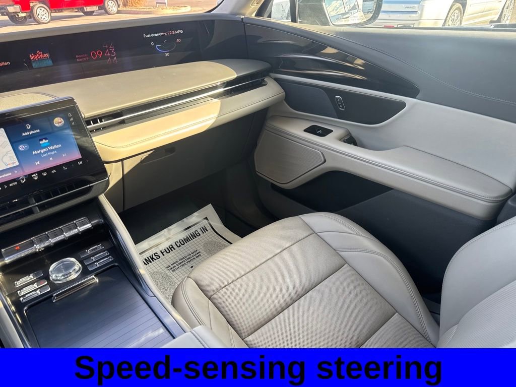 Used 2024 Lincoln Nautilus Premier AWD/4WD image 12