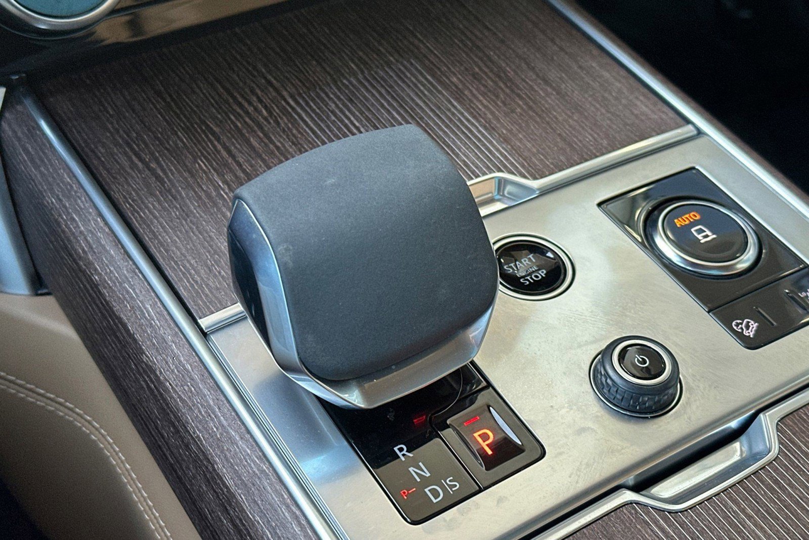 Certified 2023 Land Rover Range Rover Long Wheelbase Autobiography image 19