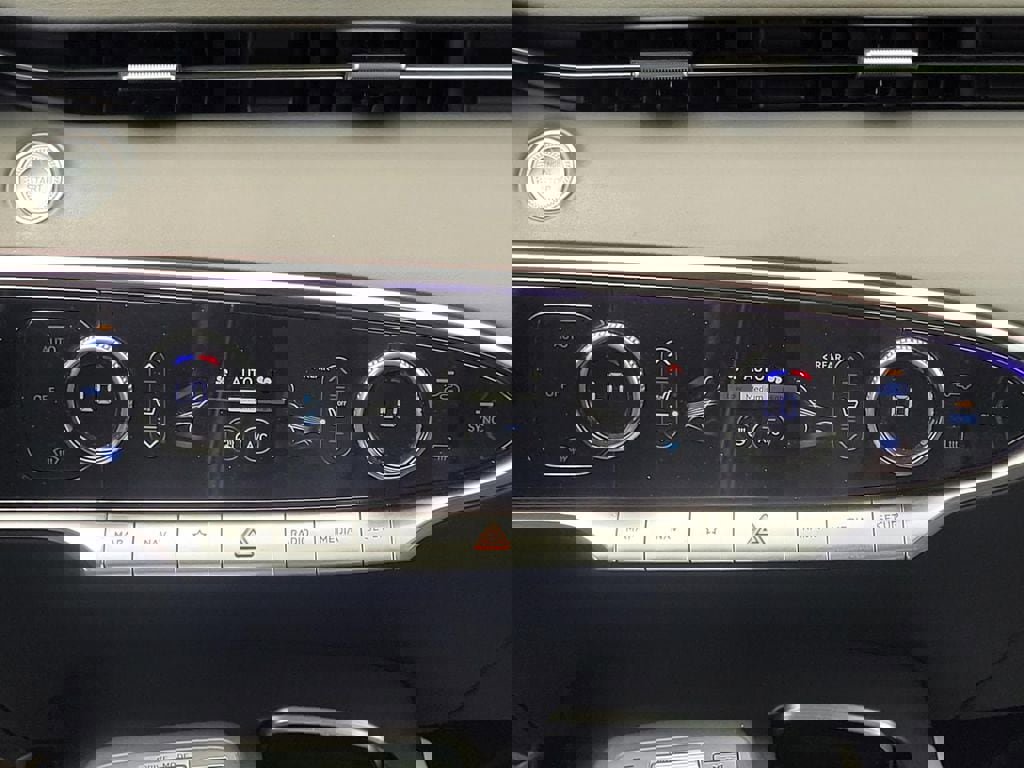 Used 2022 Genesis GV70 3.5T Sport w/ Sport Prestige Package AWD/4WD image 20