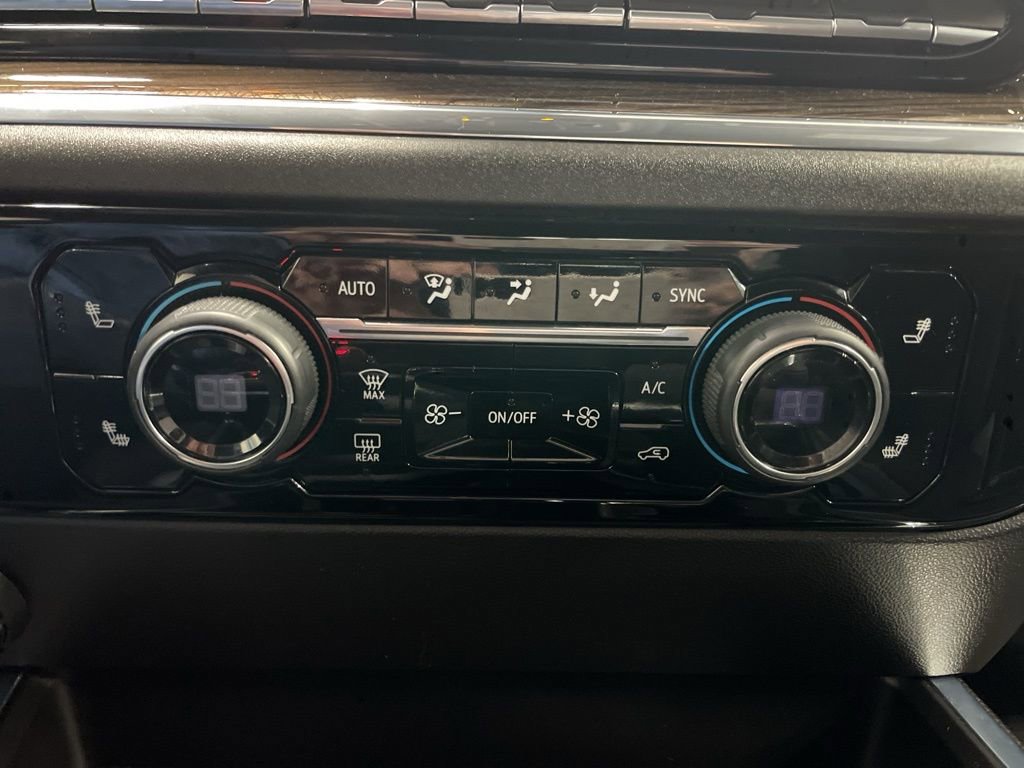 Used 2024 Chevrolet Silverado 1500 RST AWD/4WD image 44