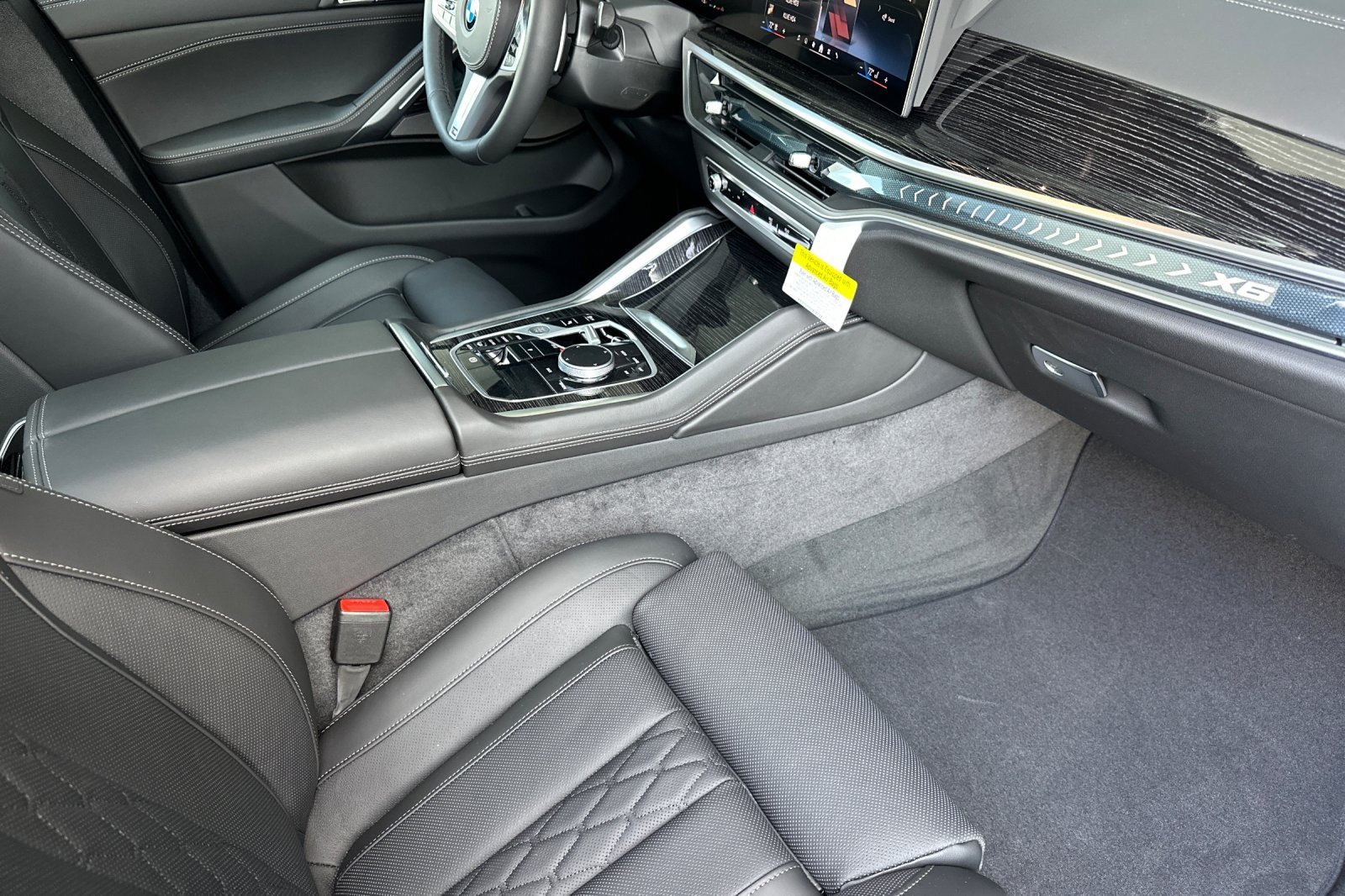 New 2027 BMW X6 xDrive40i w/ Climate Comfort Package AWD/4WD image 15