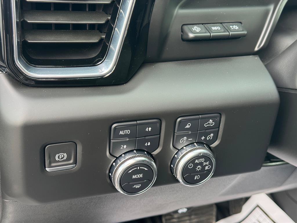 Used 2024 GMC Sierra 1500 Denali w/ Denali Reserve Package AWD/4WD image 17