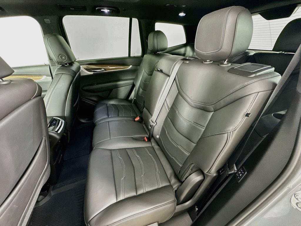 Certified 2025 Cadillac XT6 Premium Luxury w/ Platinum Package AWD/4WD image 32