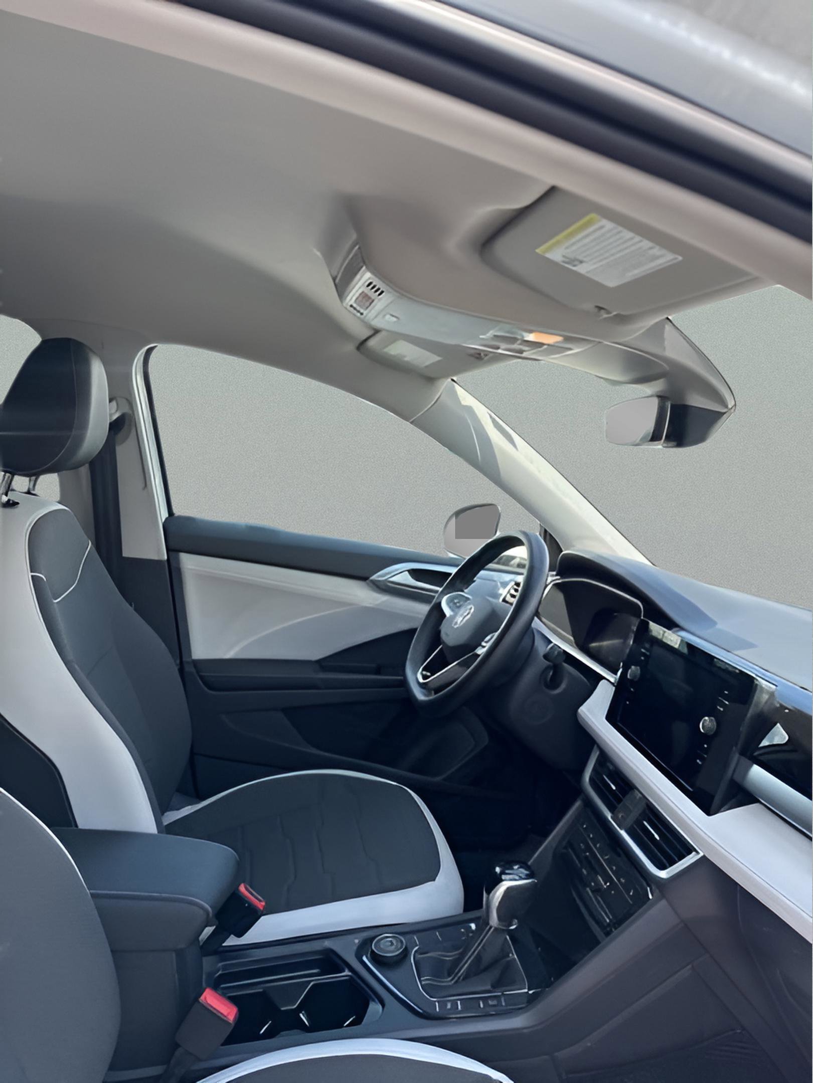 Used 2025 Volkswagen Taos SE AWD/4WD image 11