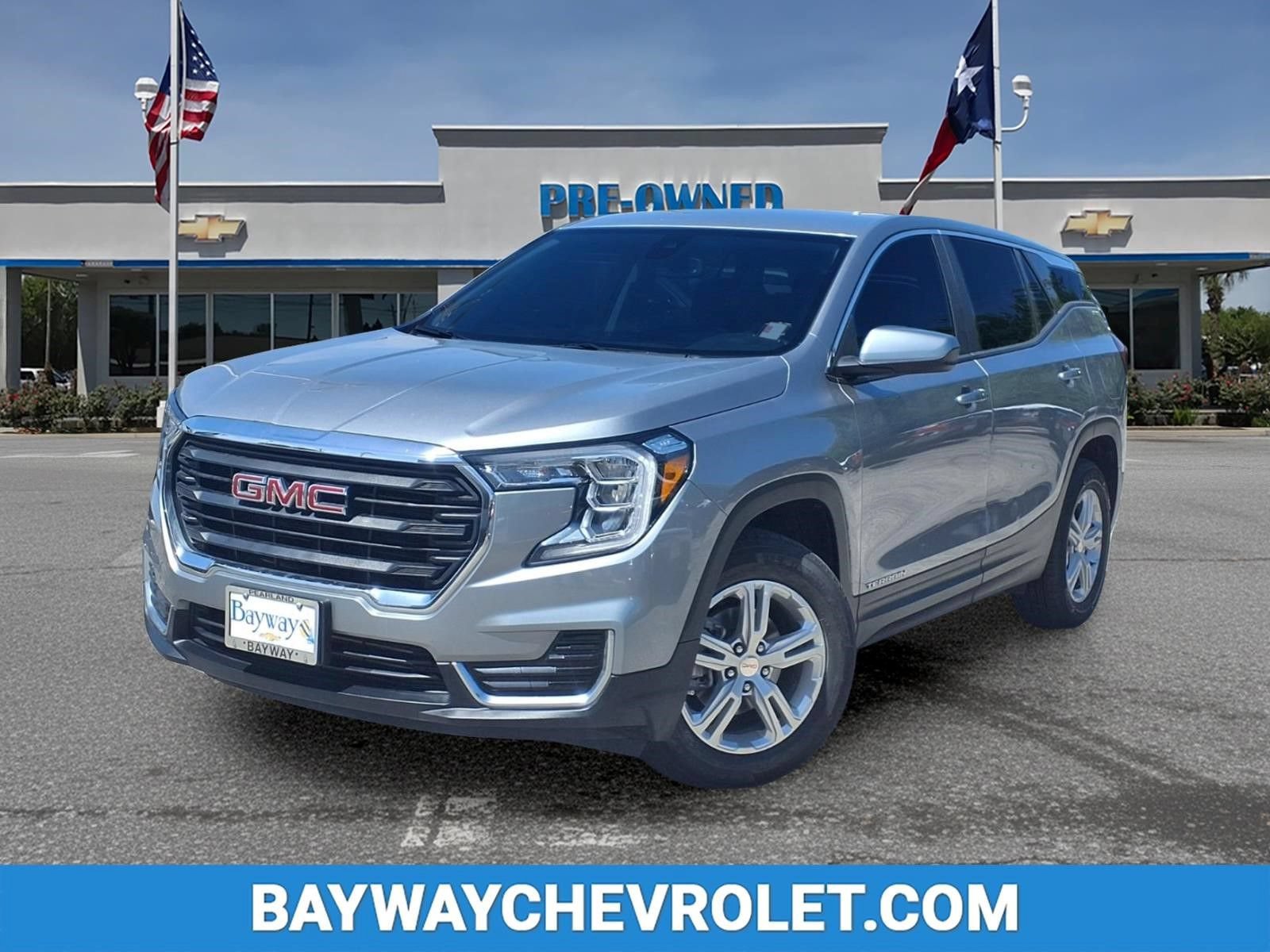 Used 2024 GMC Terrain SLE FWD image 1