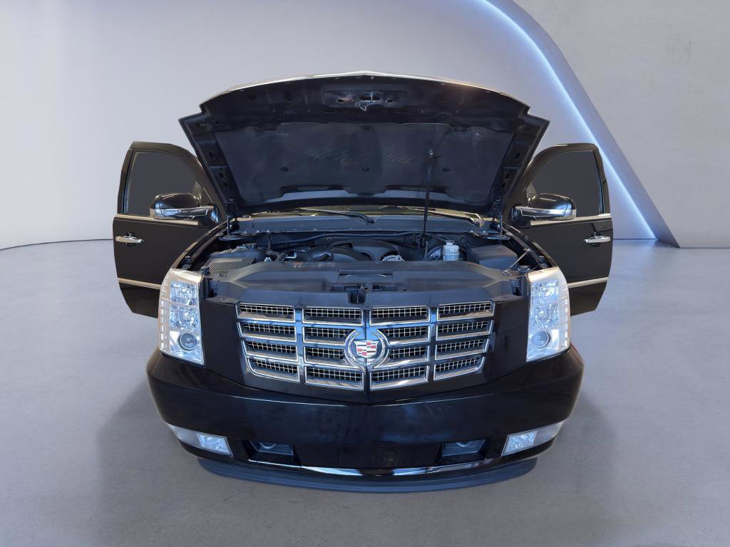 Used 2014 Cadillac Escalade Luxury AWD/4WD image 8