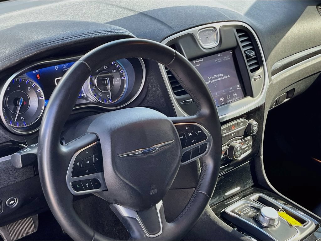 Used 2023 Chrysler 300 Touring w/ Sport Appearance Package RWD image 9