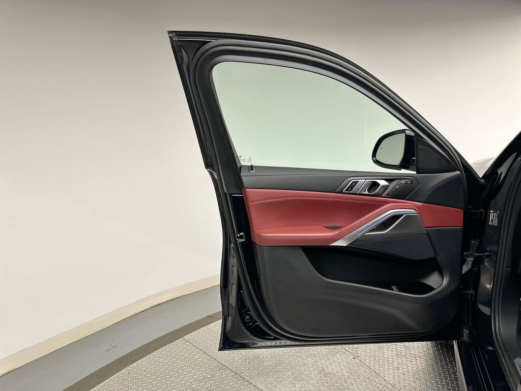 Used 2022 BMW X6 xDrive40i w/ M Sport Package image 21