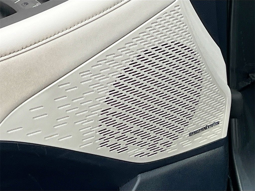 Used 2023 Hyundai Palisade Limited w/ Cargo Package image 19