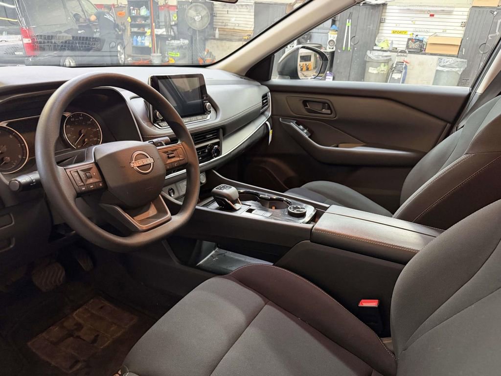 Used 2026 Nissan Rogue S AWD/4WD image 11