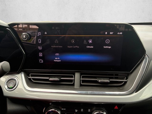 Used 2025 Chevrolet Trax LT FWD image 13