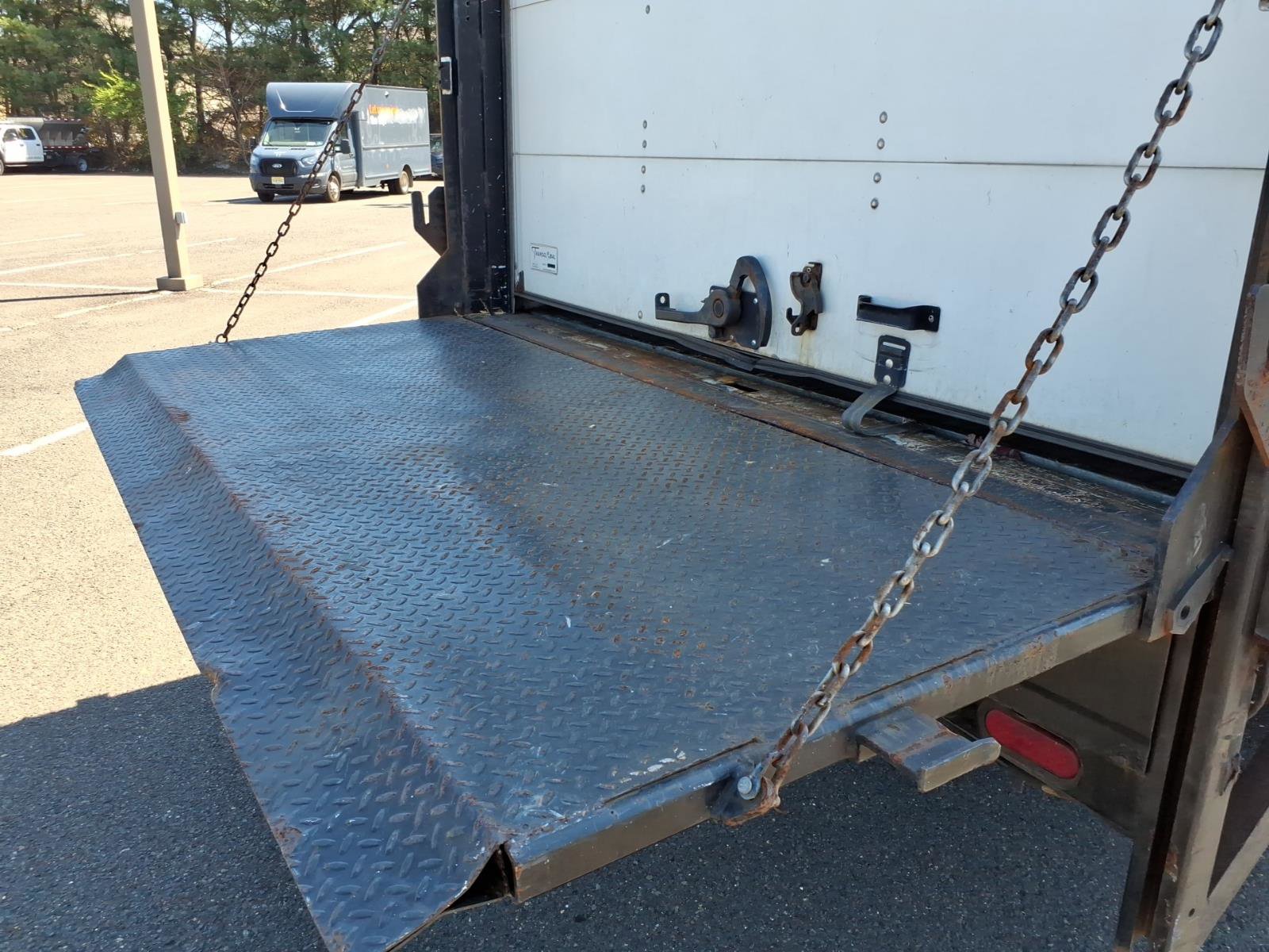 Used 2018 Ford E-350 and Econoline 350 Super Duty RWD image 8