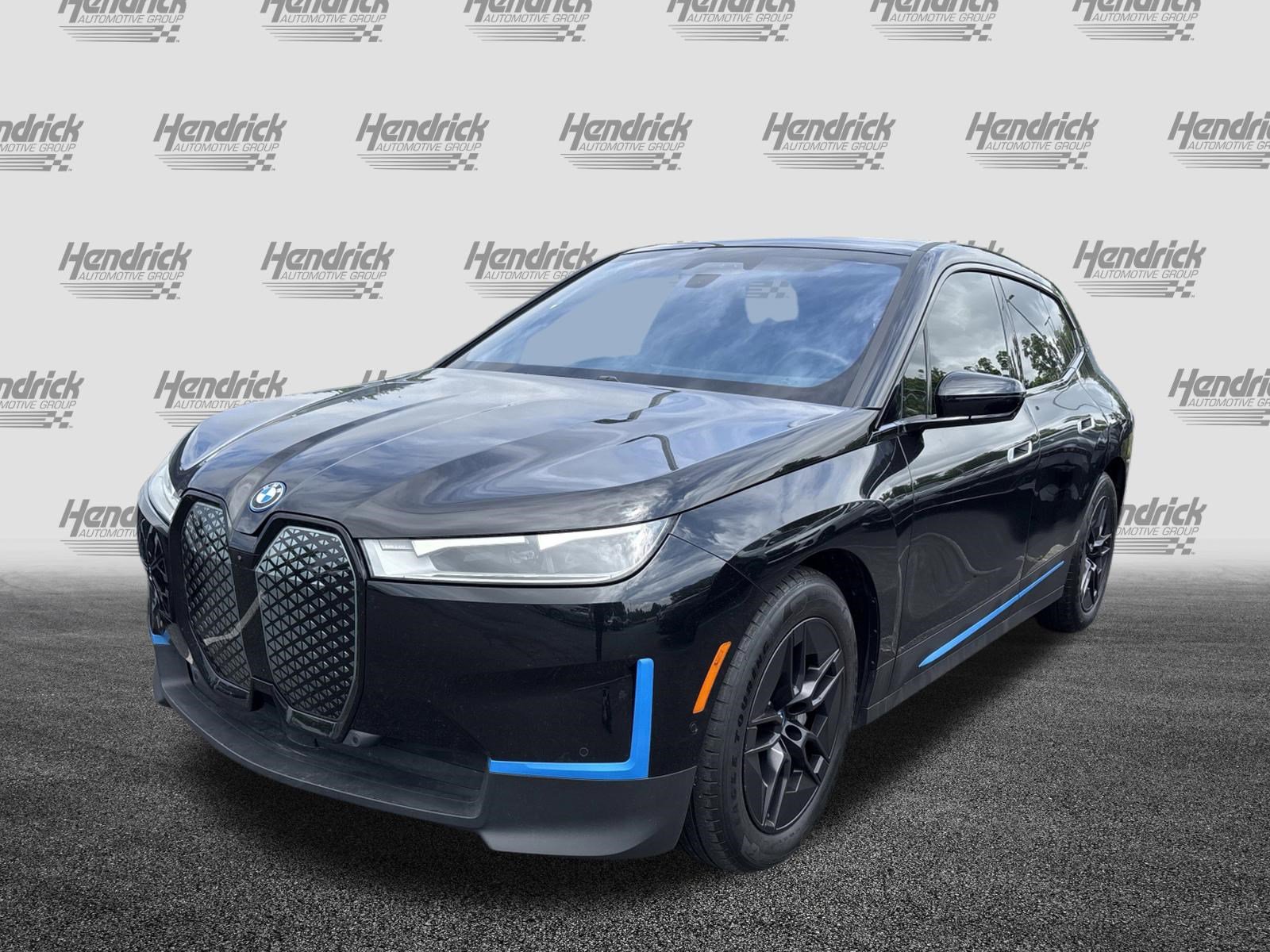 Used 2023 BMW iX xDrive50 w/ Premium Package AWD/4WD image 11