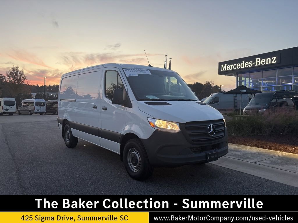 Used 2023 Mercedes-Benz Sprinter 144 Cargo image 1