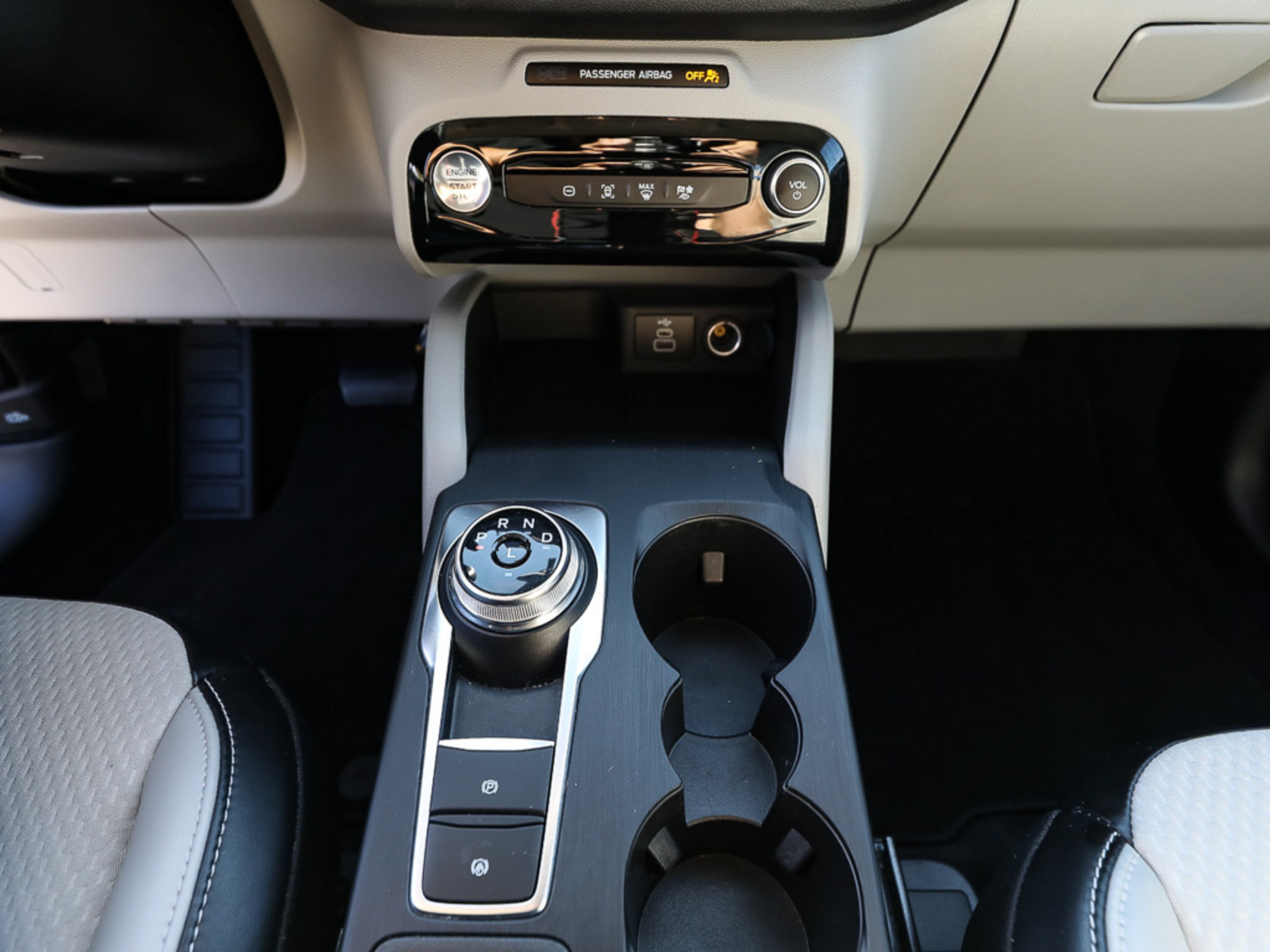 Used 2024 Ford Escape SE FWD image 19