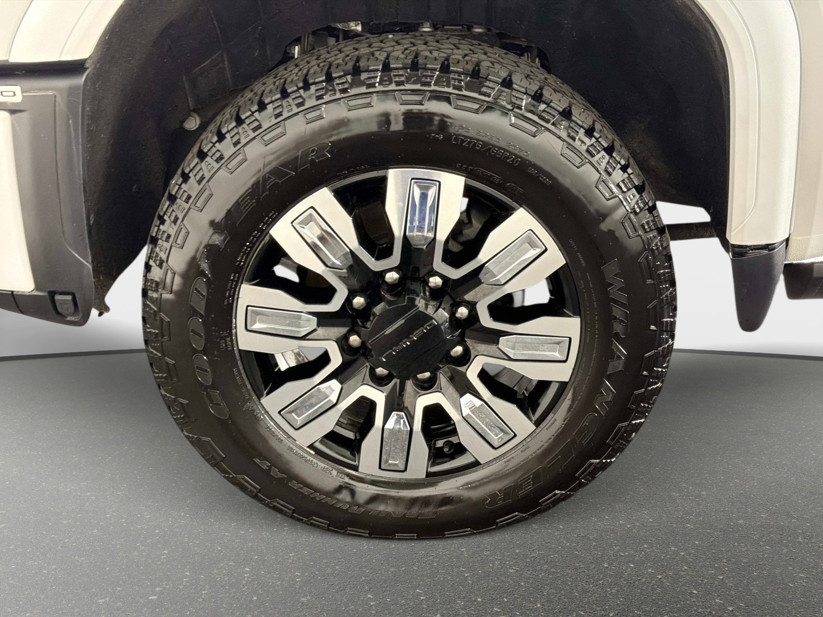 Used 2025 GMC Sierra 2500 Denali w/ Denali Reserve Package AWD/4WD image 11