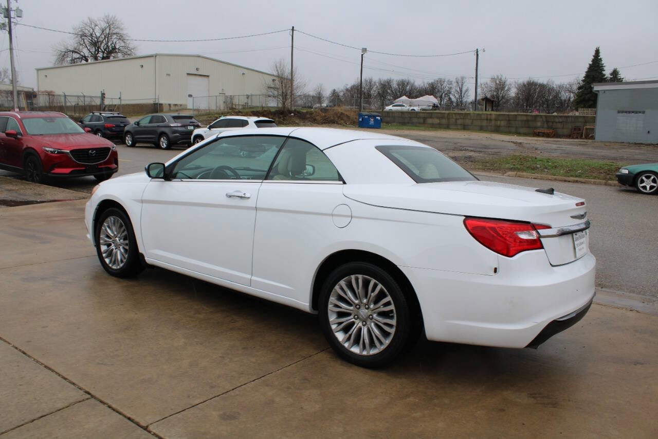 Used 2013 Chrysler 200 Limited image 6