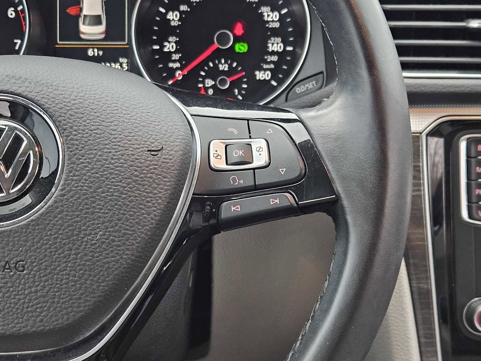 Used 2017 Volkswagen Passat 1.8T SE image 29