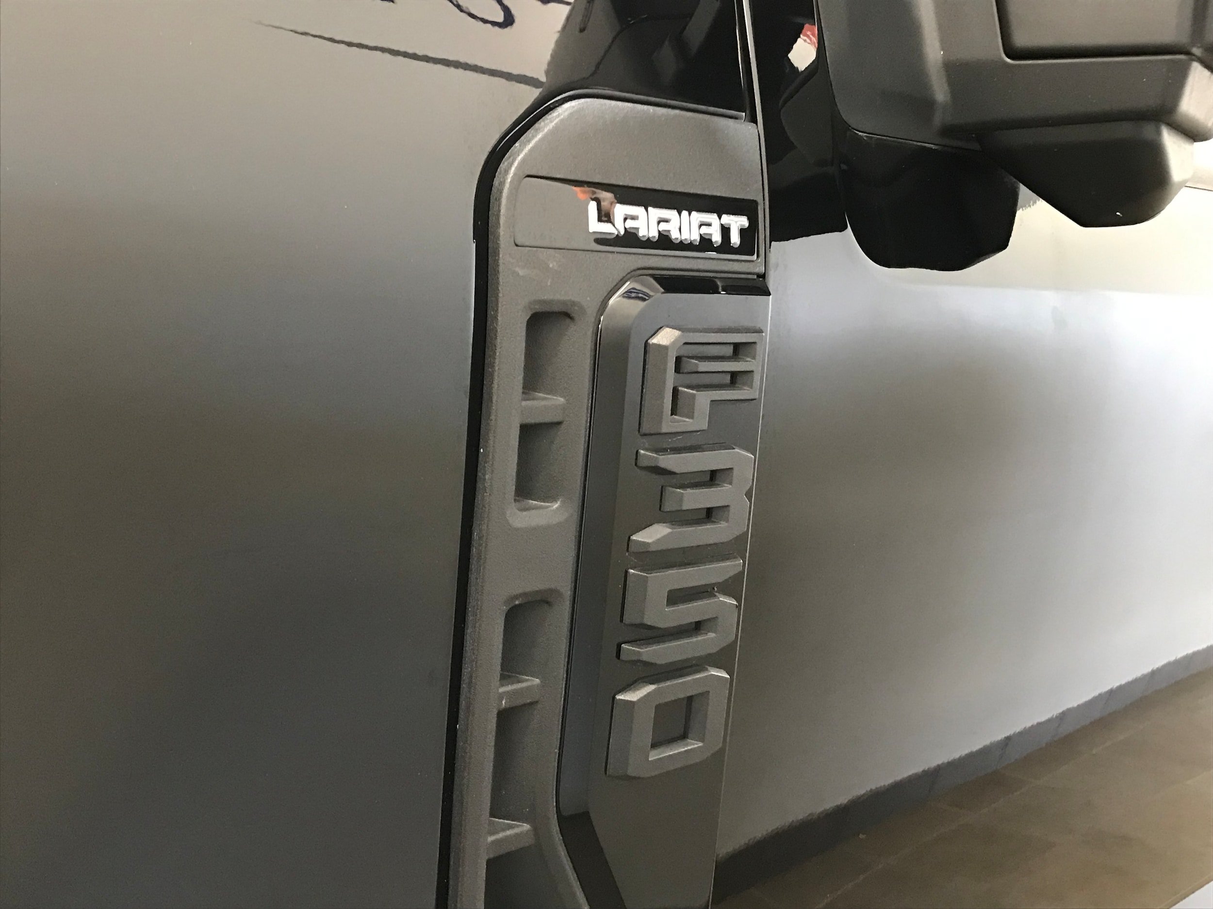 Used 2023 Ford F350 Lariat w/ Lariat Ultimate Package AWD/4WD image 13