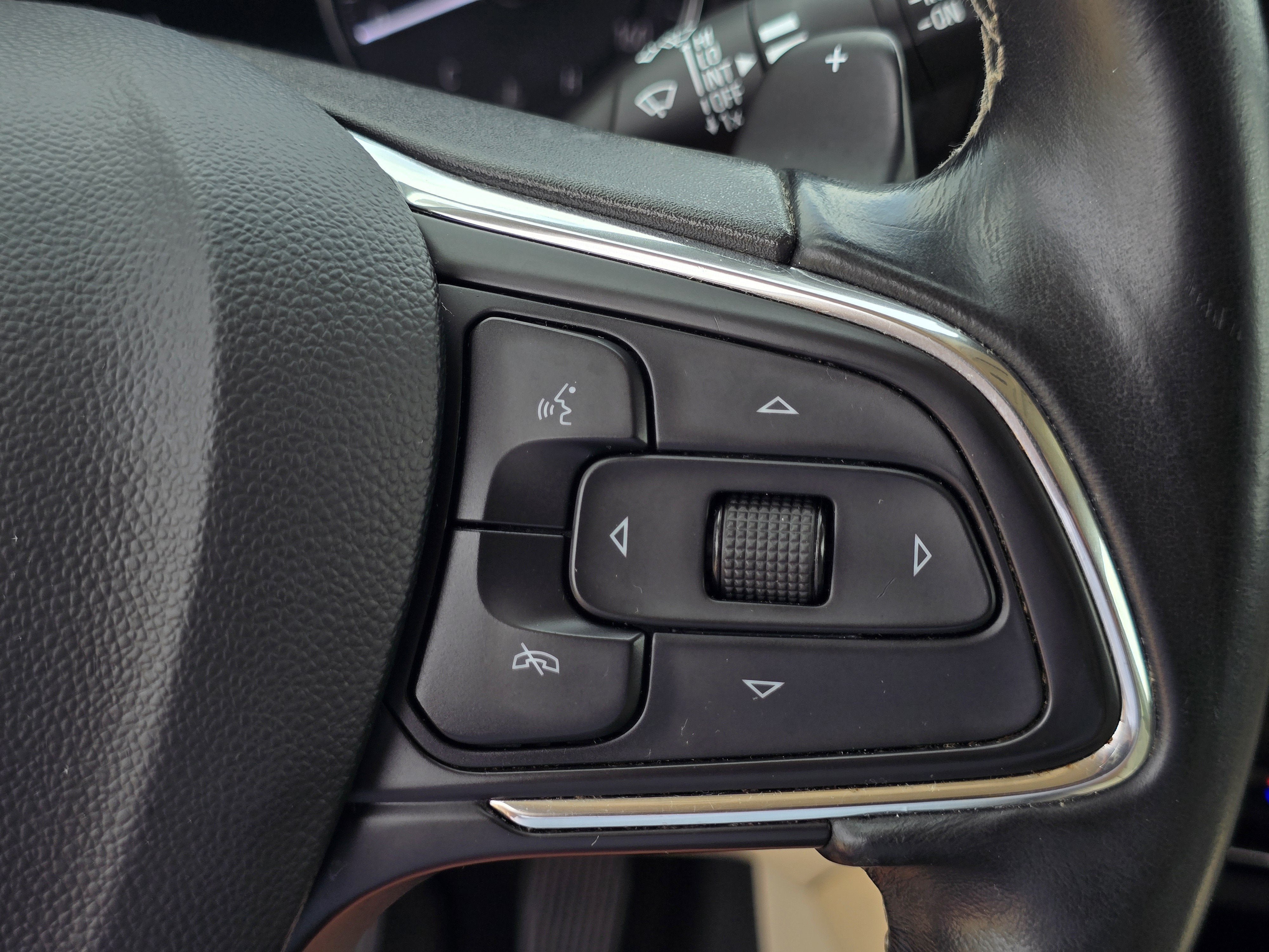 Used 2023 Buick Envision Essence w/ Premium Seat Package FWD image 17