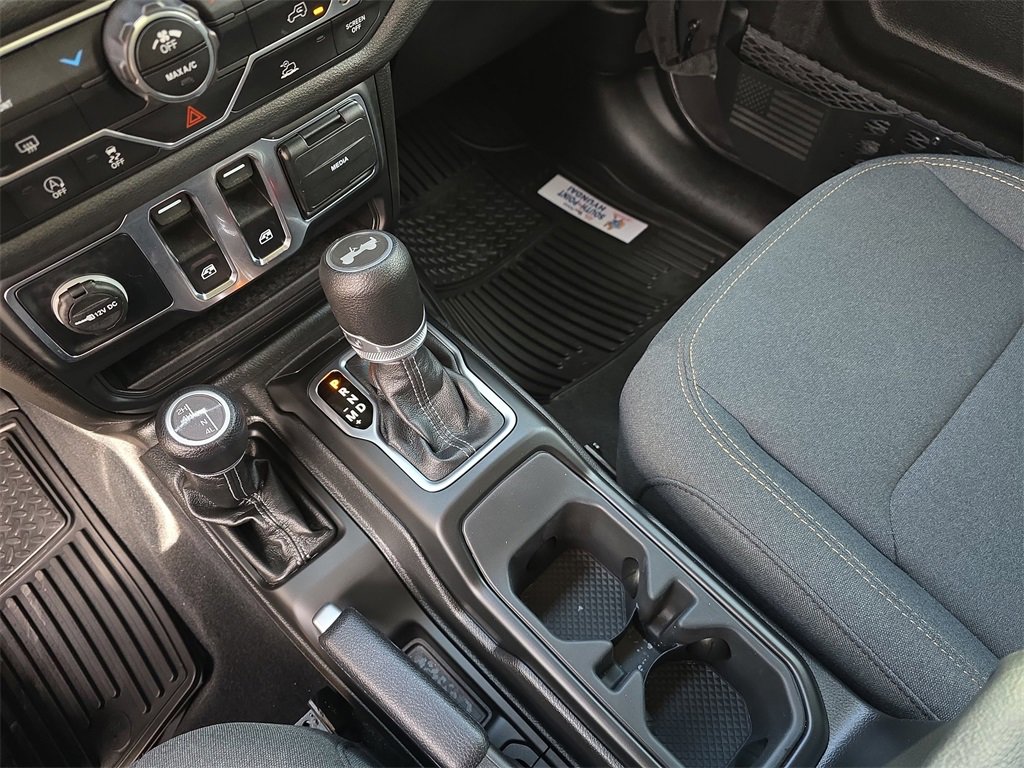 Used 2025 Jeep Wrangler Sport image 22