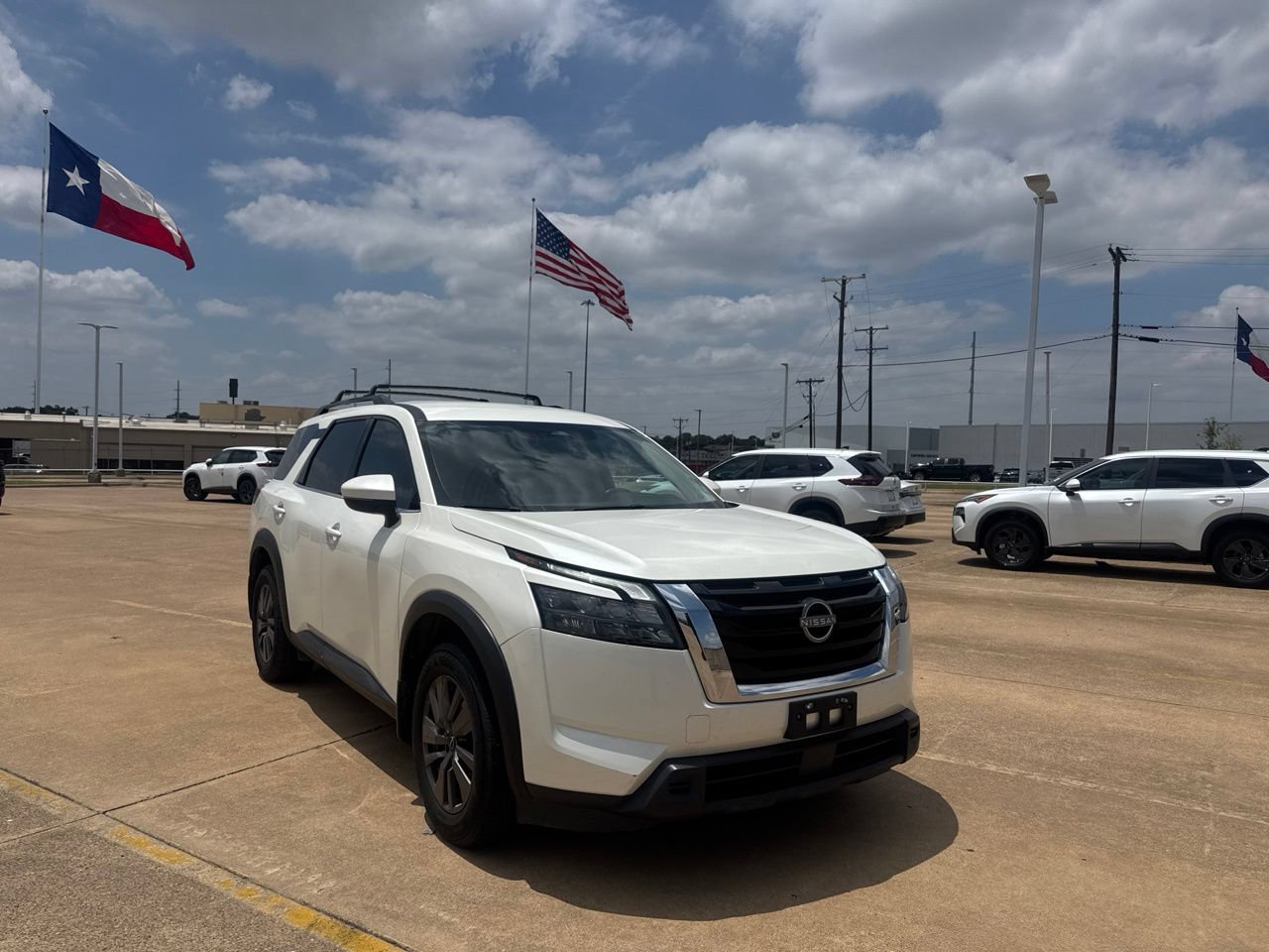 Certified 2023 Nissan Pathfinder SV w/ Lighting Package (N92)
