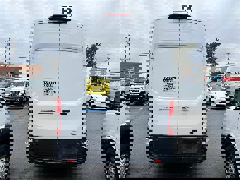 Used 2022 Ford E-Transit 148 High Roof Extended image 5