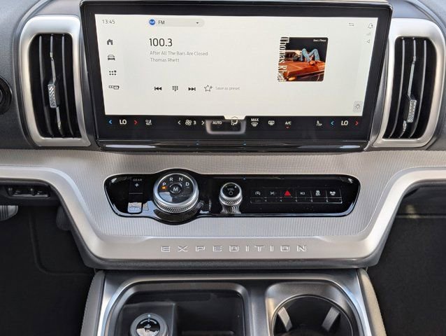 New 2026 Ford Expedition Active image 7