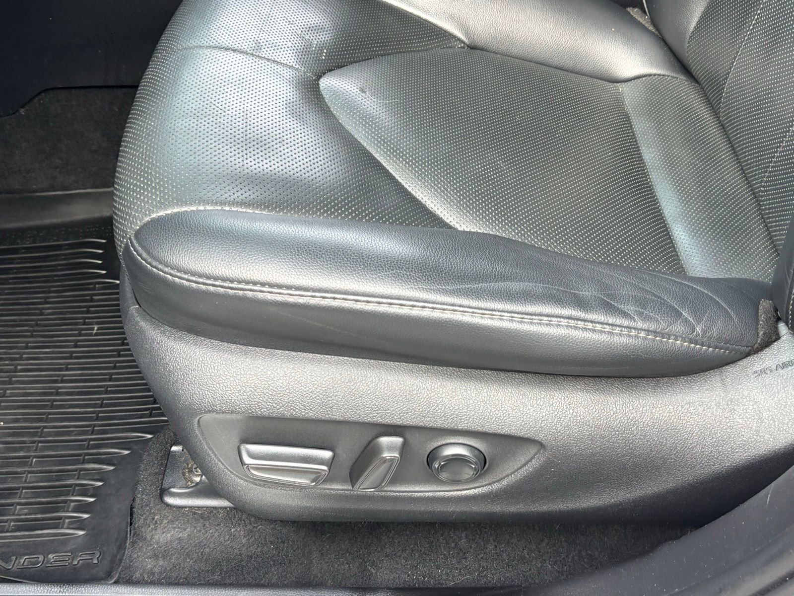 Used 2022 Toyota Highlander Limited FWD image 14